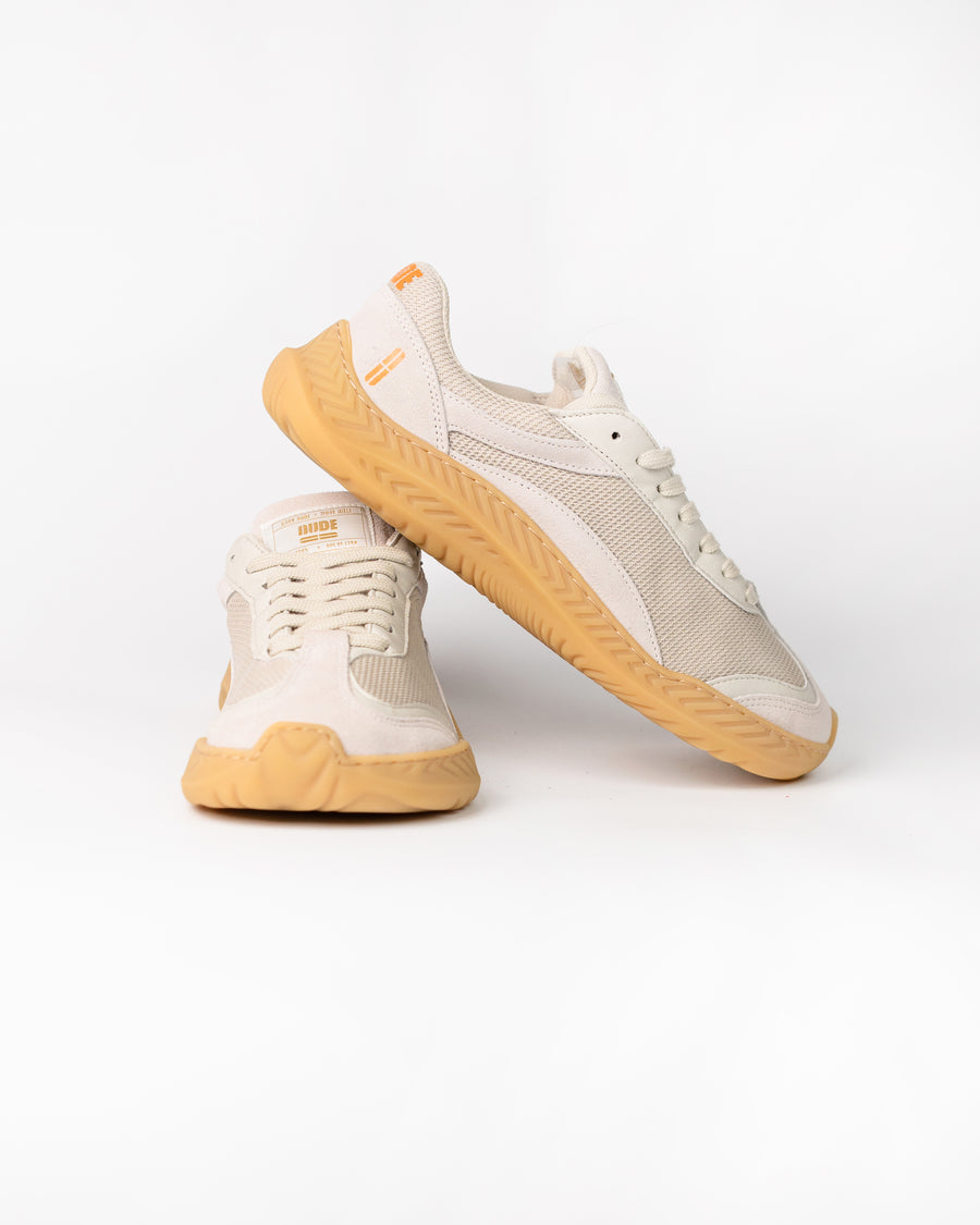 Barefoot Sneaker Aura
