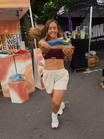 nerea oya with barefoot sneaker