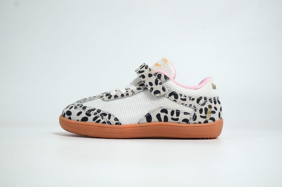Barefoot sneaker styled for both gym training and everyday street wear