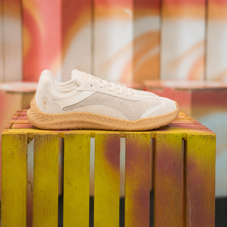 Barefoot Sneaker Aura