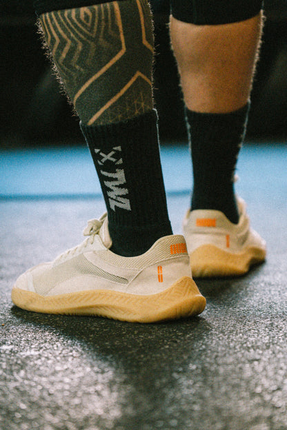 Barefoot Sneaker Aura